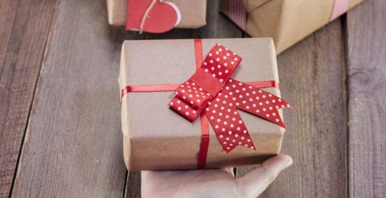 خرید و ارسال هدیه تولد، بسته تبریک و سورپرایز عاشقانه از راه دور